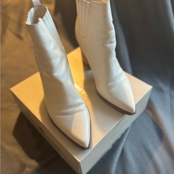 Marc Fisher Heeled White Ankle Boots - Picture 1 of 5